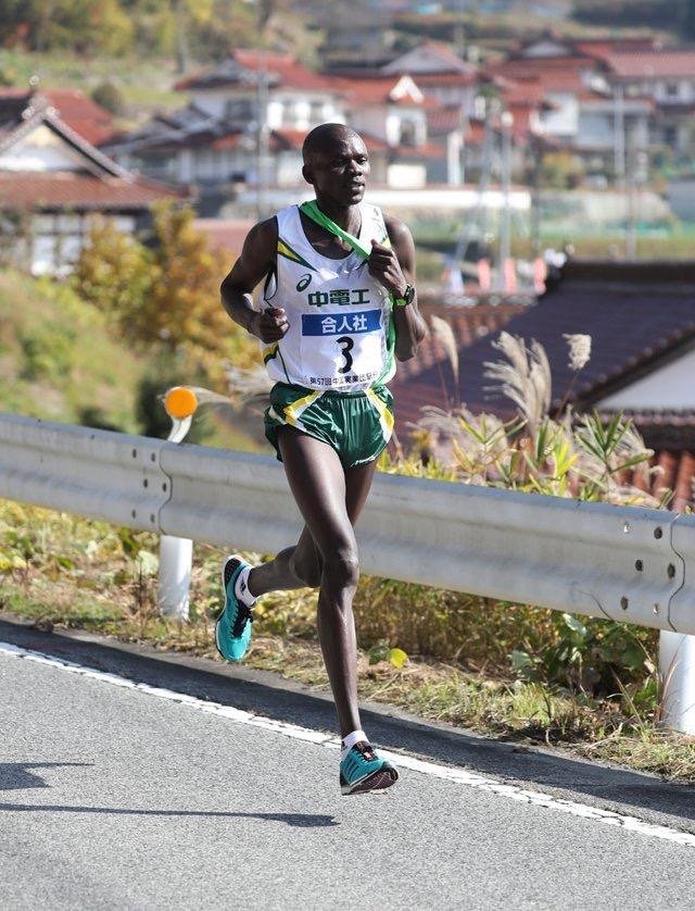 ２区　アモス選手