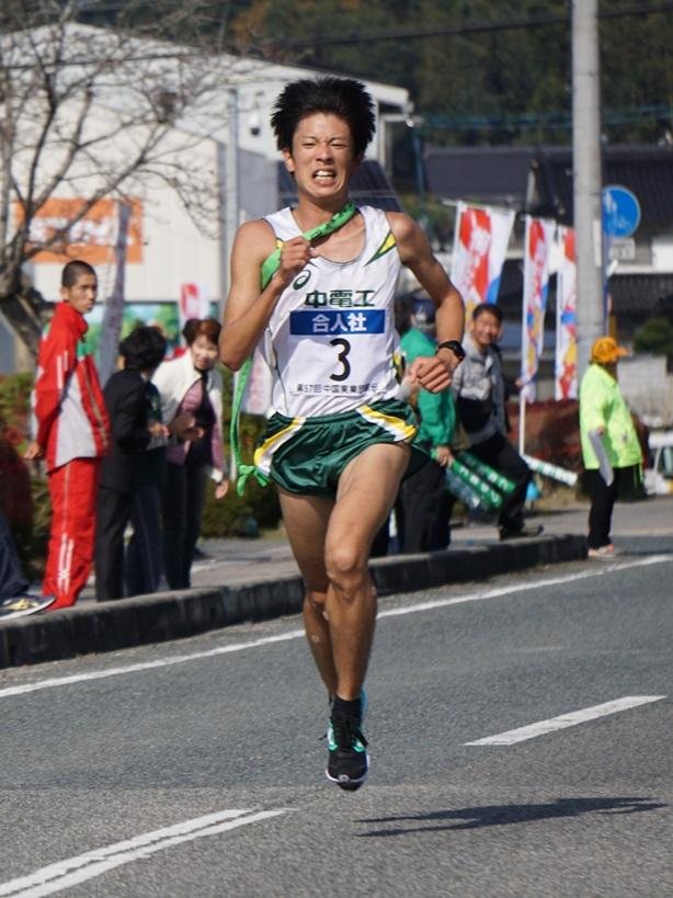 ４区　西岡選手