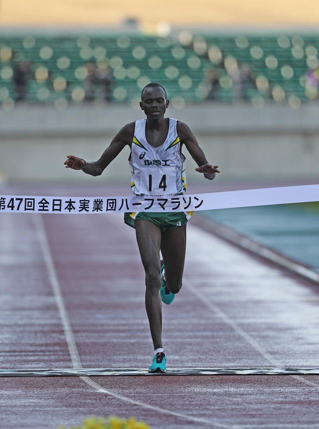 アモス選手