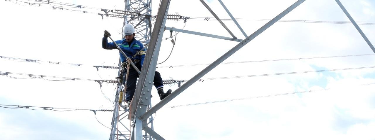 架空送電線工事